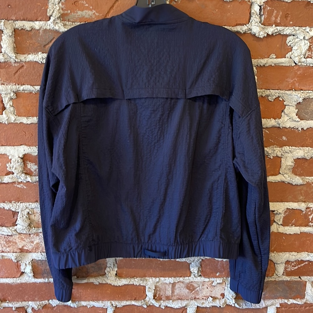 Lululemon Cropped Jacket, 10 - Picture 3 of 5